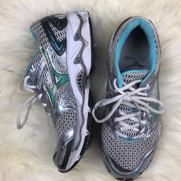 mizuno wave nirvana 6